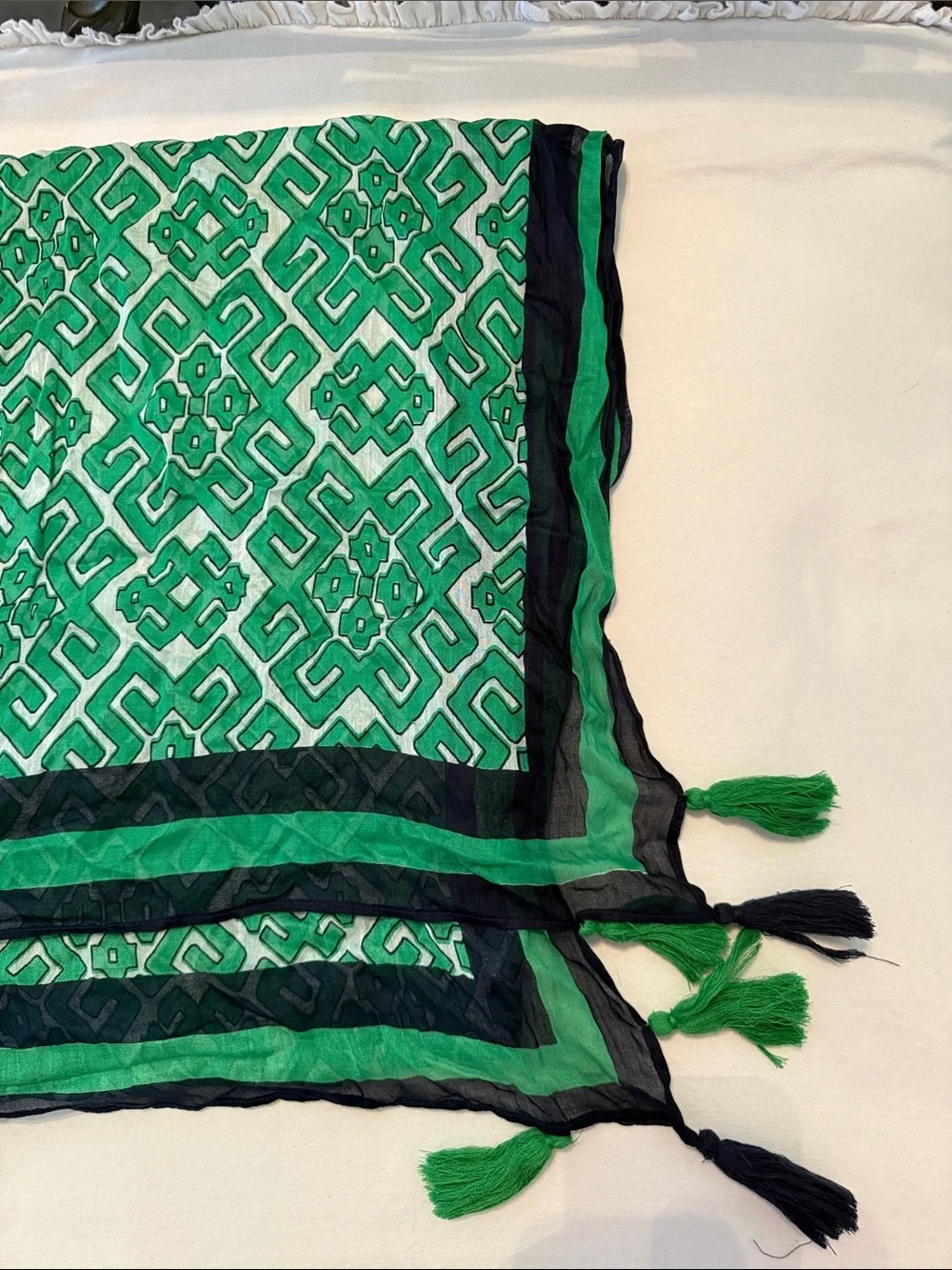 crown & ivy Green and Navy Greek Key Patterned Tassel Scarf Wrap
